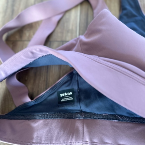 Prana women’s Sports Bra size small - Picture 3 of 4